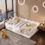 Lit de sol Montessori Varelon Luxe recouvert de fourrure de lapin, avec barrières de sécurité festonnées et poches latérales-133072197-133072198