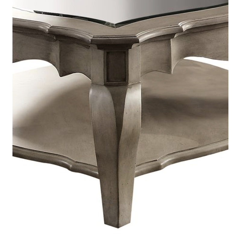 Table basse rectangulaire au fini taupe antique avec verre transparent de 5 mm, cadre festonné, pieds et rangement supplémentaire, 42 po x 42 po x 18 po, finition en verre de 100 lb, bord biseauté, motif en bois,