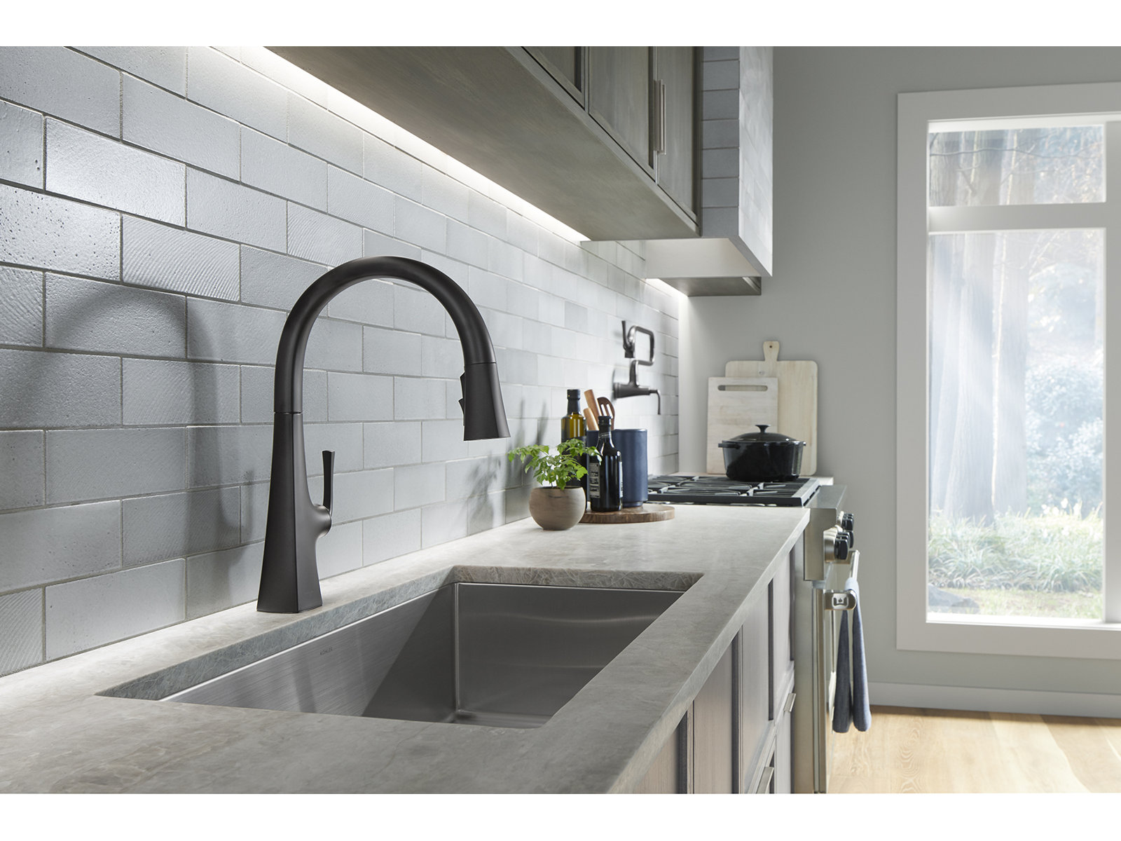 Graze Pull-Down Single Handle Kitchen Faucet With Three-Function Sprayhead With Accessories, Matte Black