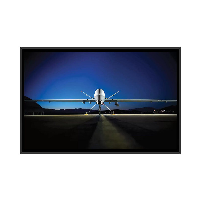 « an mq-9-reaping on the flight line », reproduction d’impression sur toile, H 18 po x l 26 po x P 1,5 po, Pas de tapis
