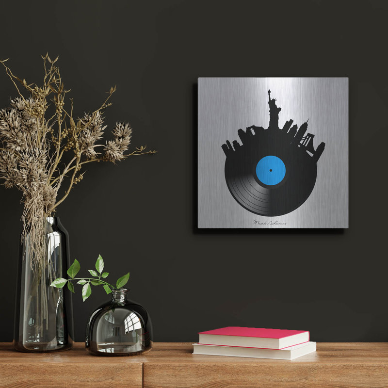 Art mural en métal Lark Manor ™ «Nyc Record» par Mark Ashkenazi, H 12 po x l 12 po