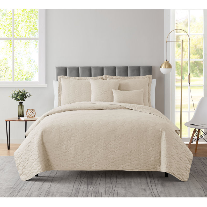 Ellipse Wave Premium Microfiber Reversible Quilt Set, King Quilt + 4 Pillow Shams, Cream