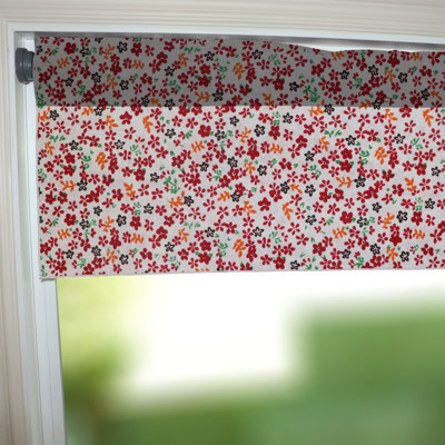 Cantonnière à motif de petites fleurs