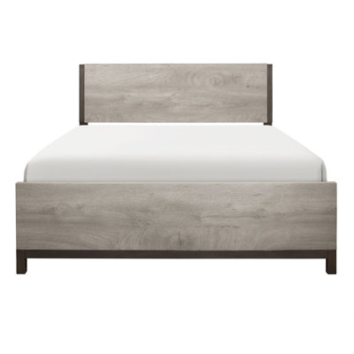 Grand lit gris - planche de bois