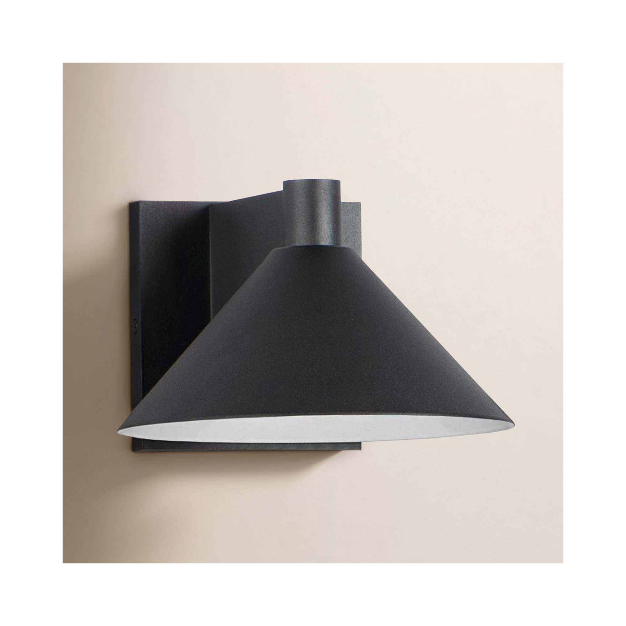 Chauncey Outdoor Aluminum LED Wall Light, Black, 8