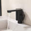 Robinet de salle de bain moderne sans contact avec distributeur de savon intégré, affichage numérique de la température et bonde de vidange-130085755-135649976