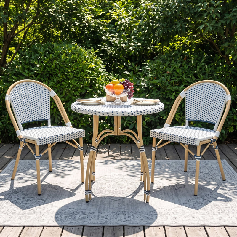 Ensemble repas d'extérieur Altesa French Bistro avec table ronde en rotin et chaises de salle à manger, patio, Bleu