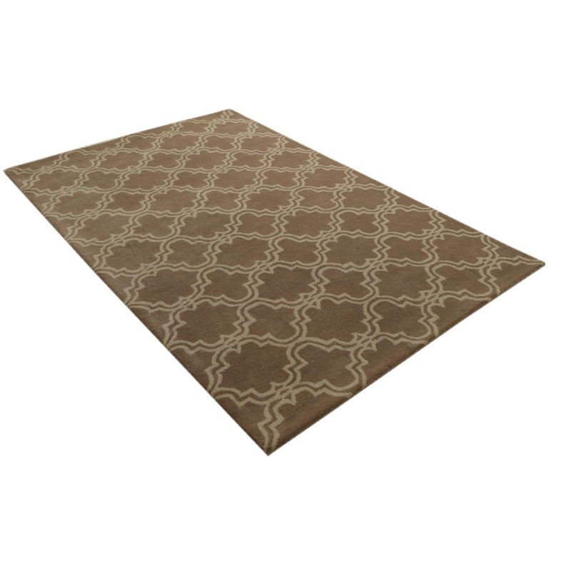 Tapis taupe 5 pi x 8 pi 1 po