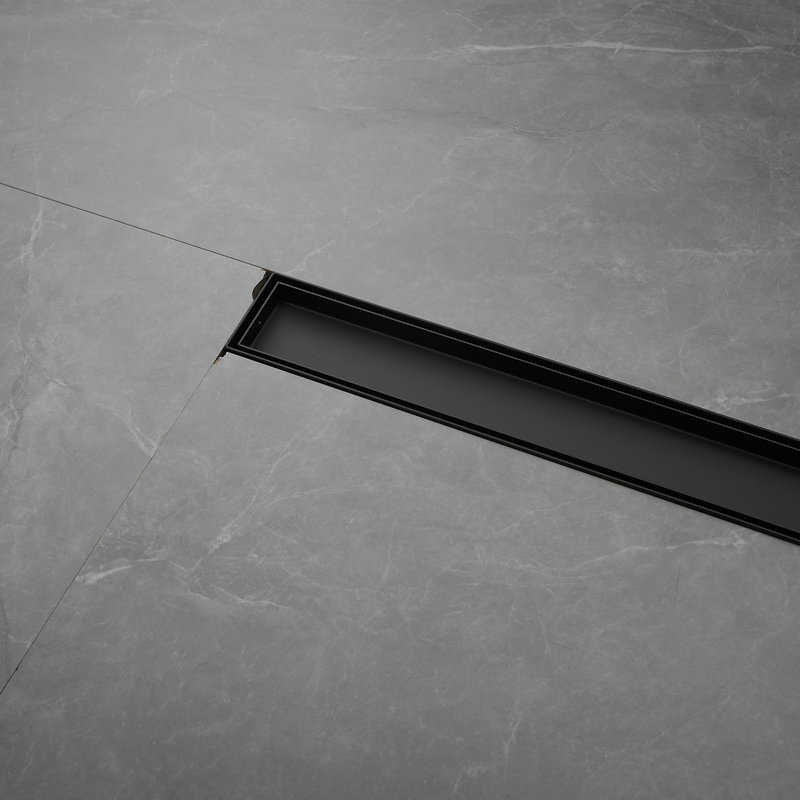 1 grille linéaire de l 24 po, Noir mat
