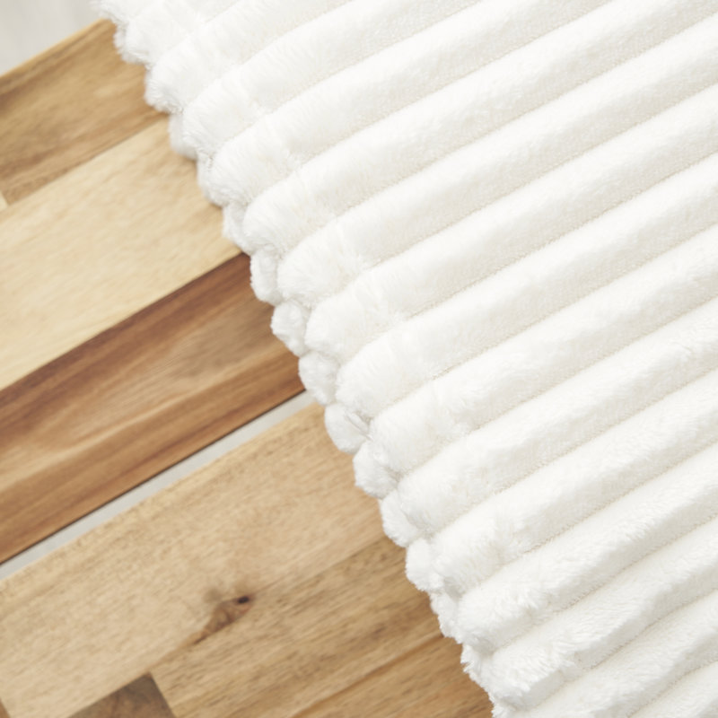 Liscomb Throw, Cream