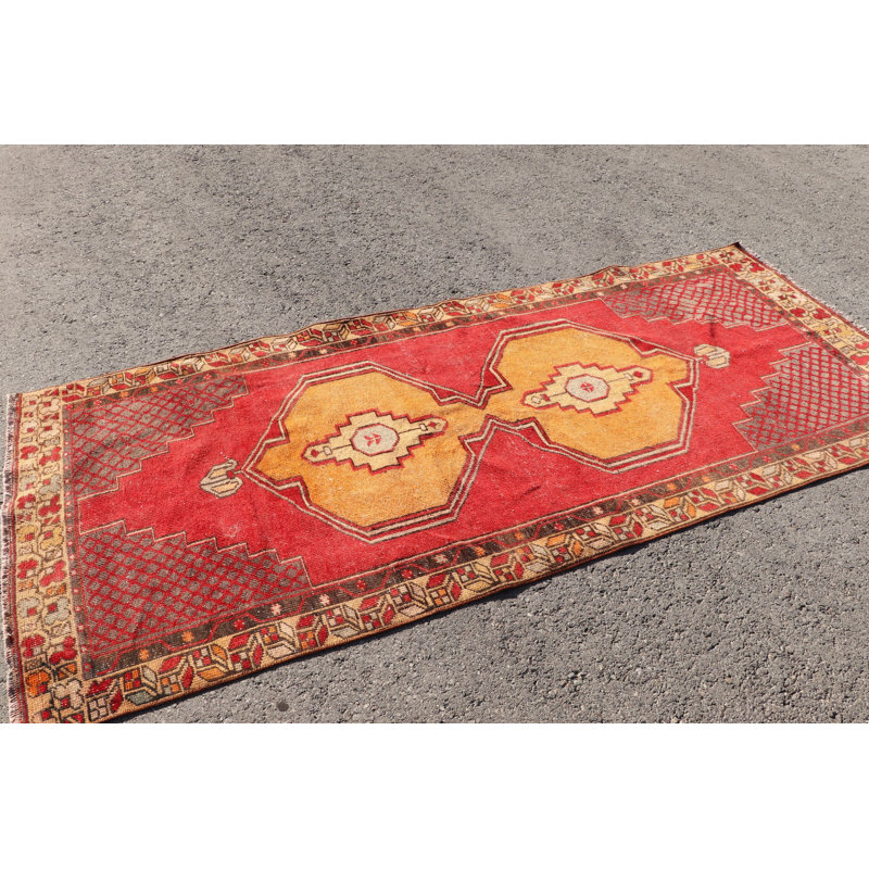 Tapis turc authentique authentique tissé à la main avec des techniques artisanales traditionnelles et des teintes riches dans un mélange de laine luxueux pour une touche d'élégance à tout espace intérieur