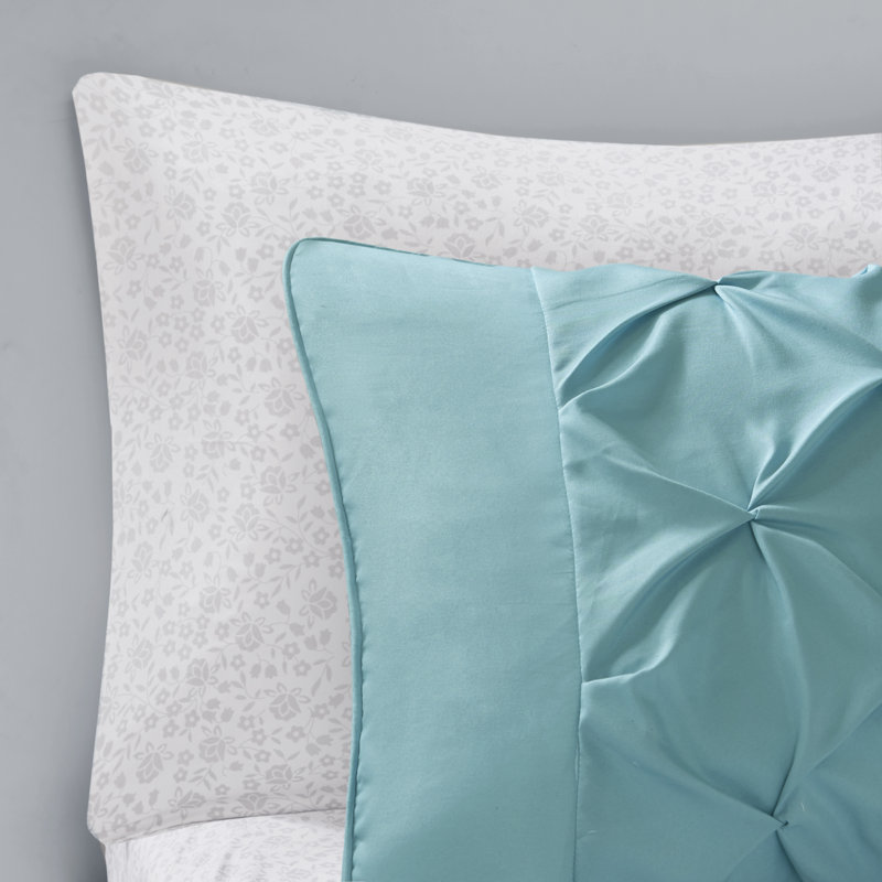 Vinnie Complete Bed And Sheet Set, Queen Comforter + 7 Additional Piece