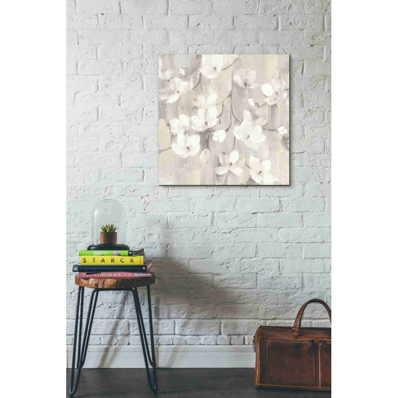 «Magnolias in Spring II Neutral» par Albena Hristova, art mural sur toile, H 26 po x l 26 po x P 1,25 po