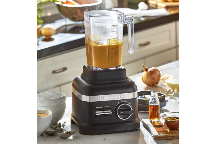 When To Use A Blender Vs. A Food Processor