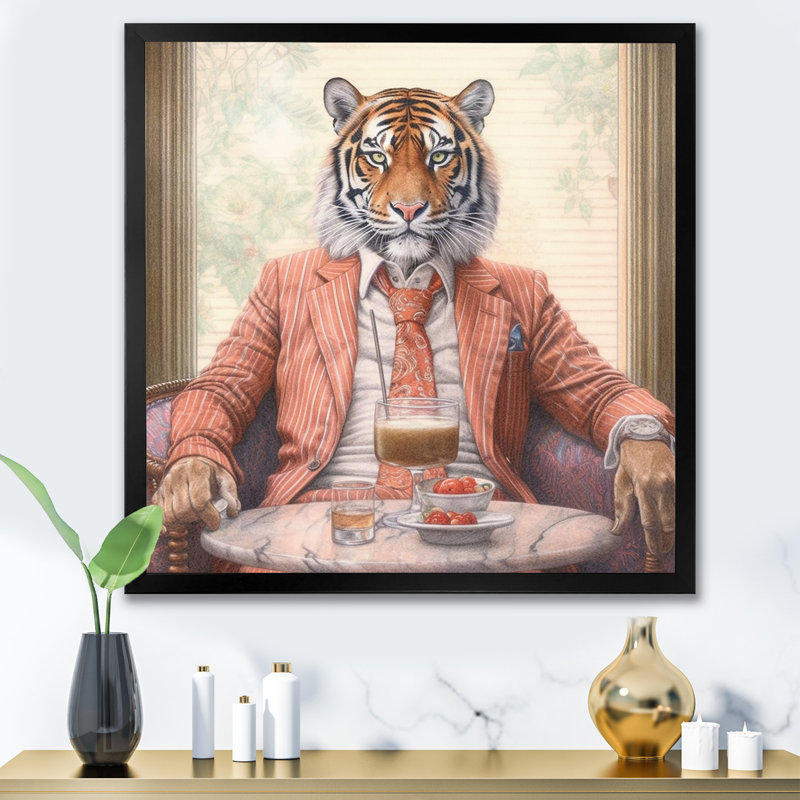 Tigre ayant une boisson I - Animal ayant une boisson, impression sur toile, H 36 po x l 36 po x P 1,5 po, Cadre simple noir