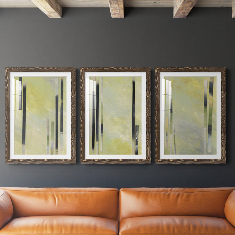 Neutral Assemblage I - Ensemble de 3 reproductions de cadres photo, H 43,5 po x l 31,5 po x P 1 po, Noyer