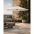 Parasol de marché de 108 po Pangea Home Aynura - Parasol d'extérieur moderne au design épuré, minimaliste et élégant