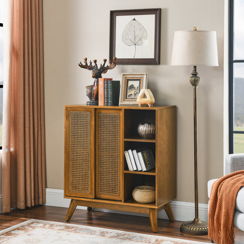 Armoire Mid-Century avec tablettes réglables et pieds en bois massif