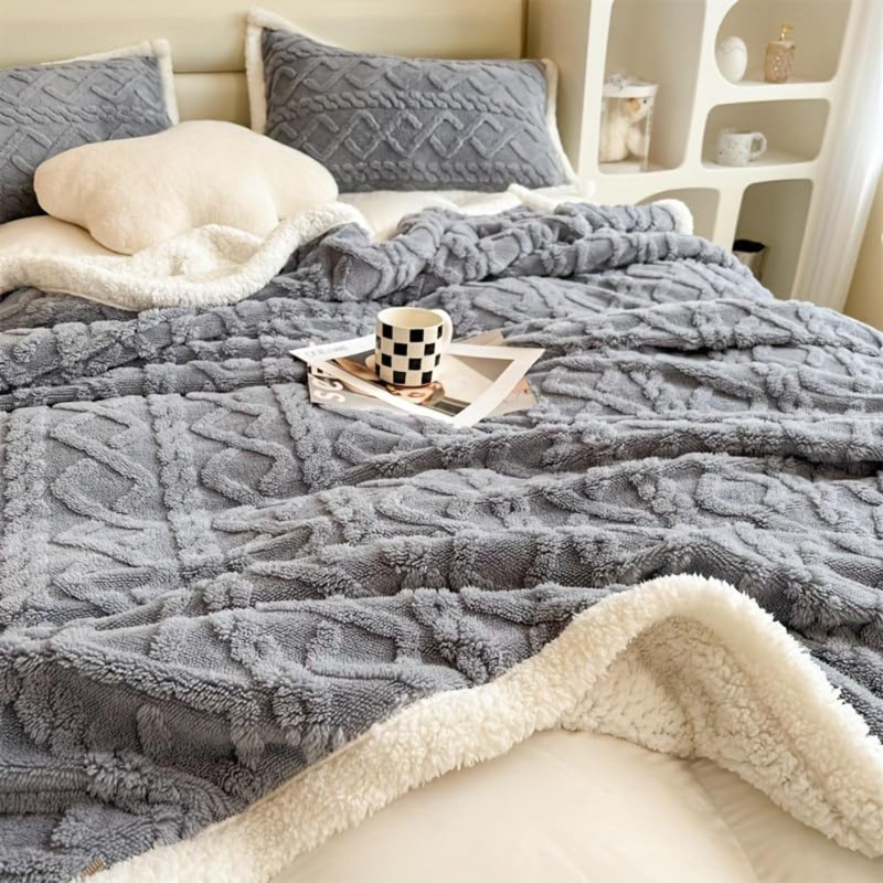 Machine Tufted Throw Blanket