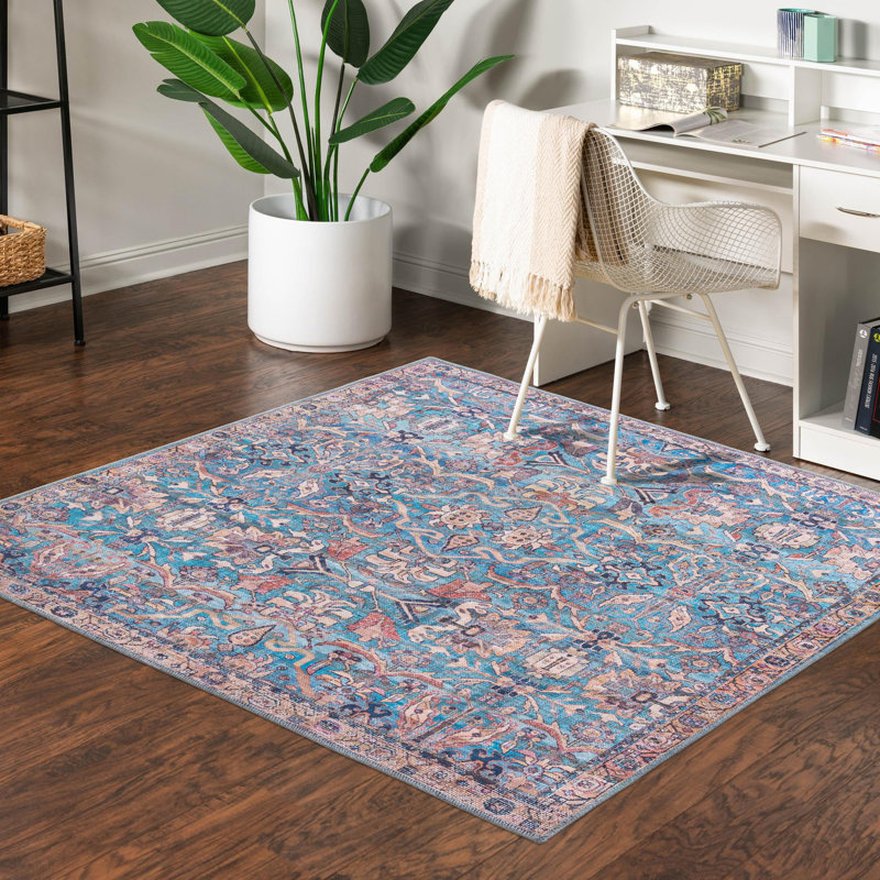 Tapis bleu Enger, Carré 7 pi 10 po