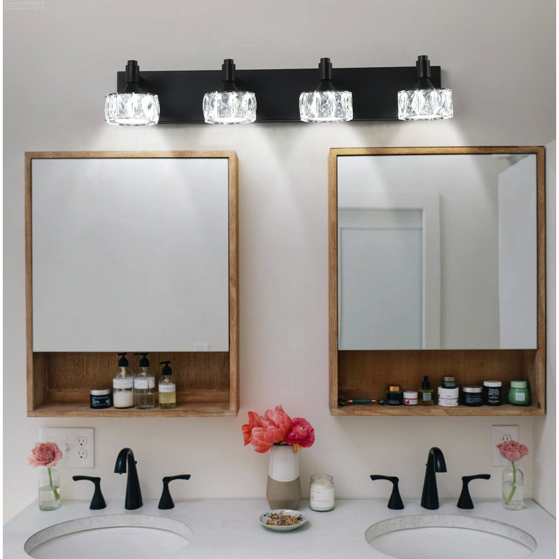 Luminaire de salle de bain 4 lumières K9, 4.8" H x 28.1" W x 7.9" D