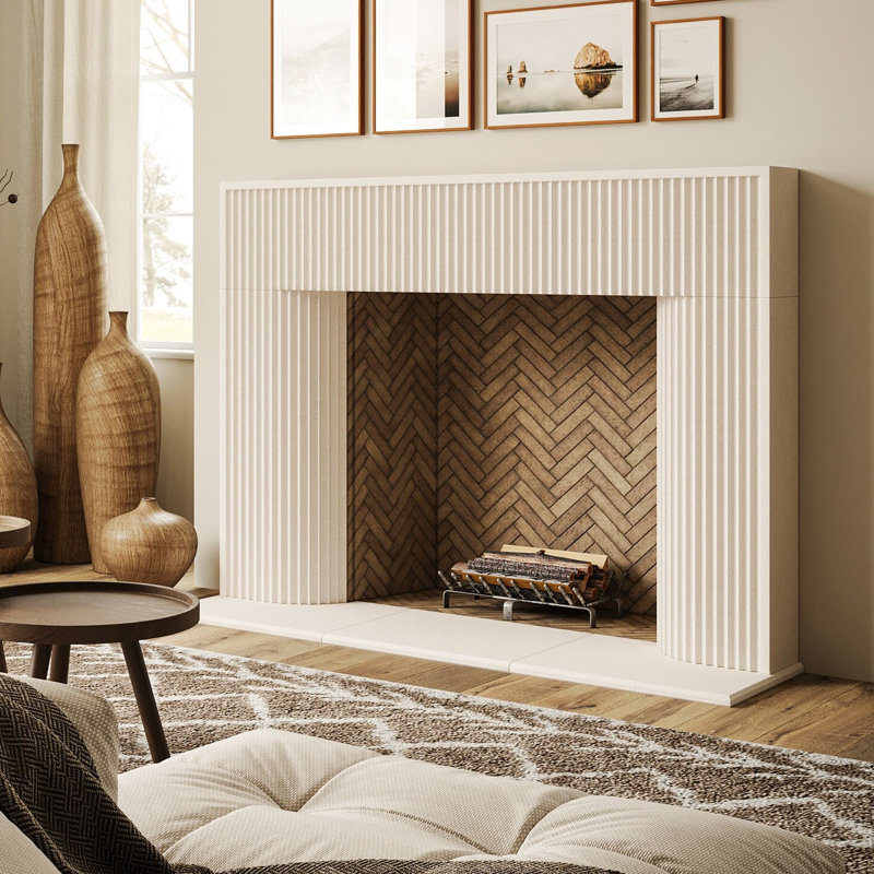 Encadrement de cheminée cannelé en pierre avec foyer standard, Beige, 8 po x 49,5 po x 65 po