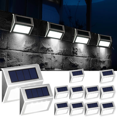 Lampe de marche à DEL intégrée à énergie solaire argentée (paquet de 12)