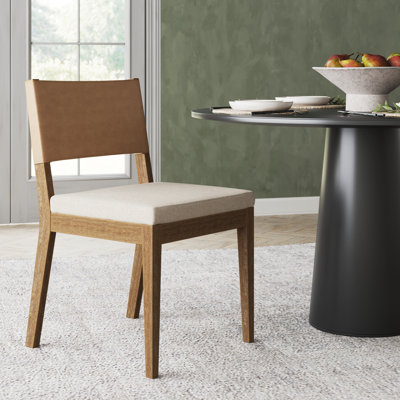 Chaise rembourrée en bois massif brun clair