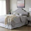 Tête de lit à garniture cloutée en tissu gris-gris, mesurant H 25,57 po x l 55,47 po x P 2,10 po MyShawn-773086880