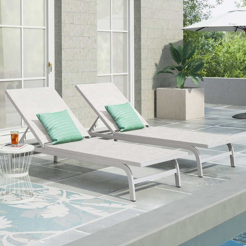 Méridiennes d'extérieur en filet avec structure en aluminium pour un confort et une durabilité maximaux, parfaits pour la détente