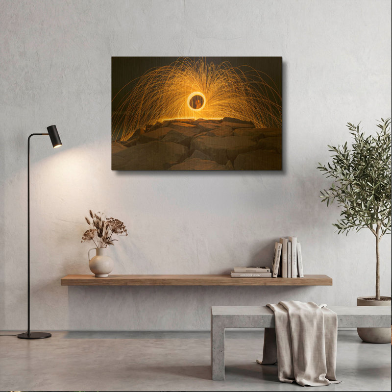 «Ponto Bursting» par Chris Moyer, art mural en métal doré, 36 po x 24 po, 36 po x 24 po