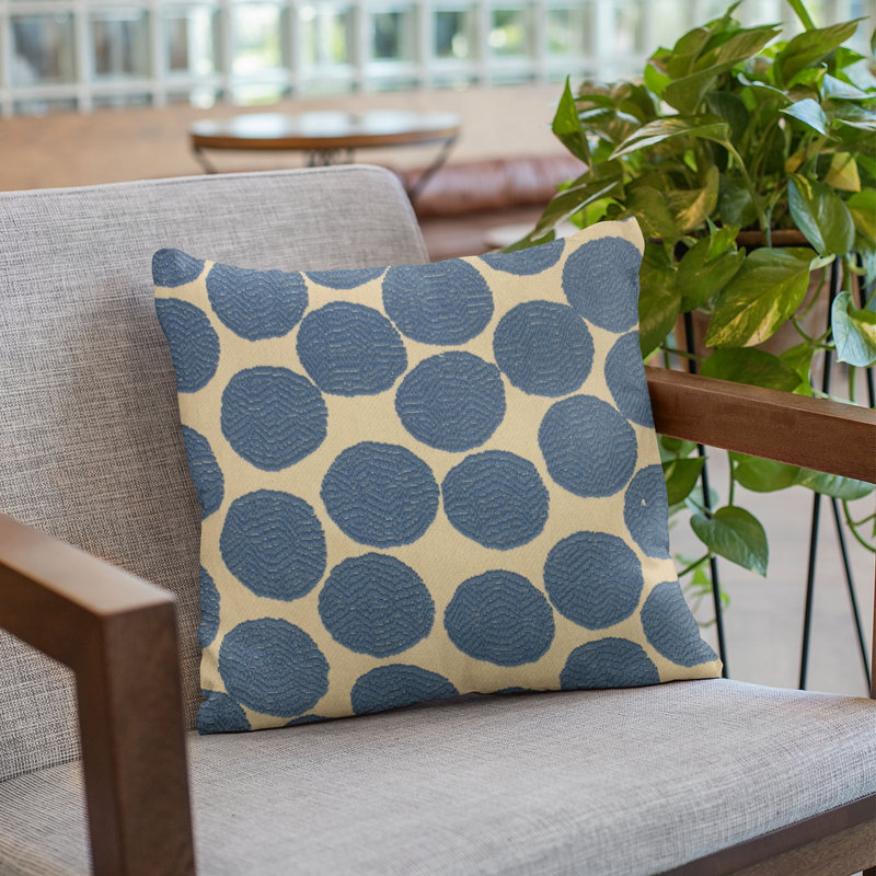 Coussin à pois Spotty, 20 po x 20 po
