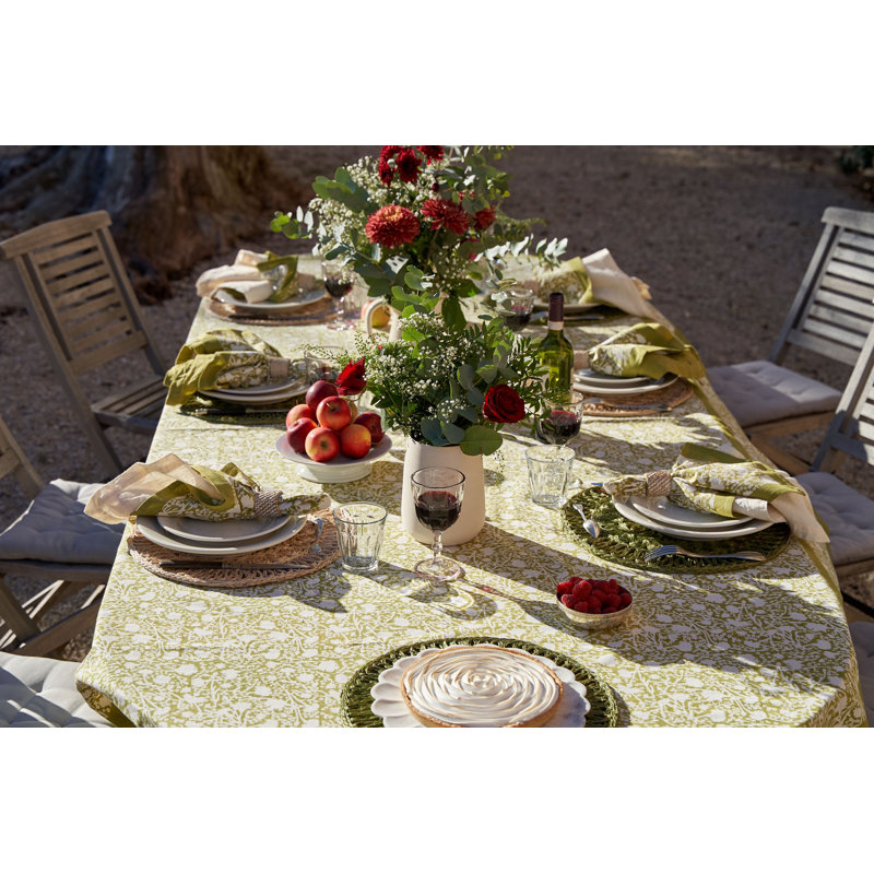 Meadows Handmade Floral Tablecloth, Vert, 86" x 59"