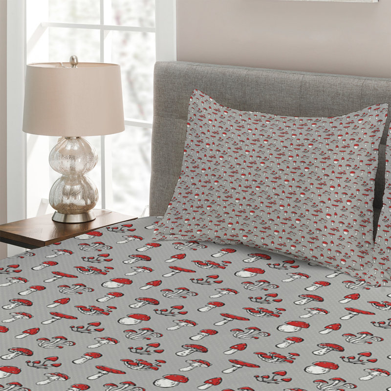 Mushroom Farmhouse / Country Polyester Coverlet, King Bedspread + 2 Shams