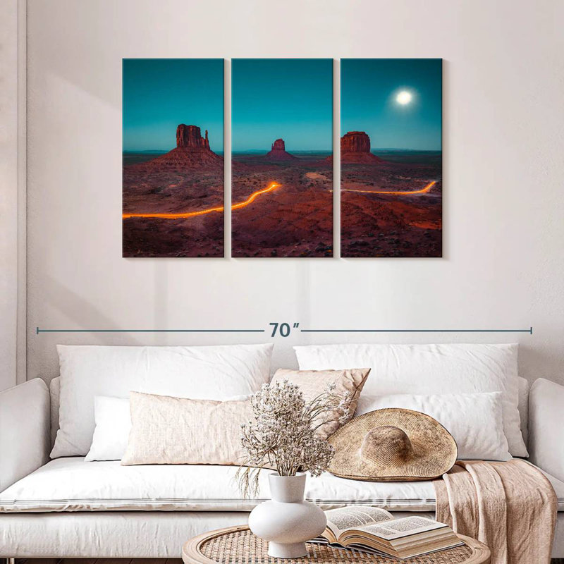 Lune d'Alvord au-dessus de Monument Valley, H 28 po x l 45 po