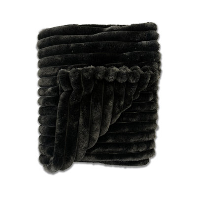 Rexa Machine Made Throw Blanket