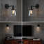 Applique murale industrielle avec abat-jour en verre transparent, luminaire en métal noir à 1 lumière pour ampoules E26, design vintage soufflé à la main