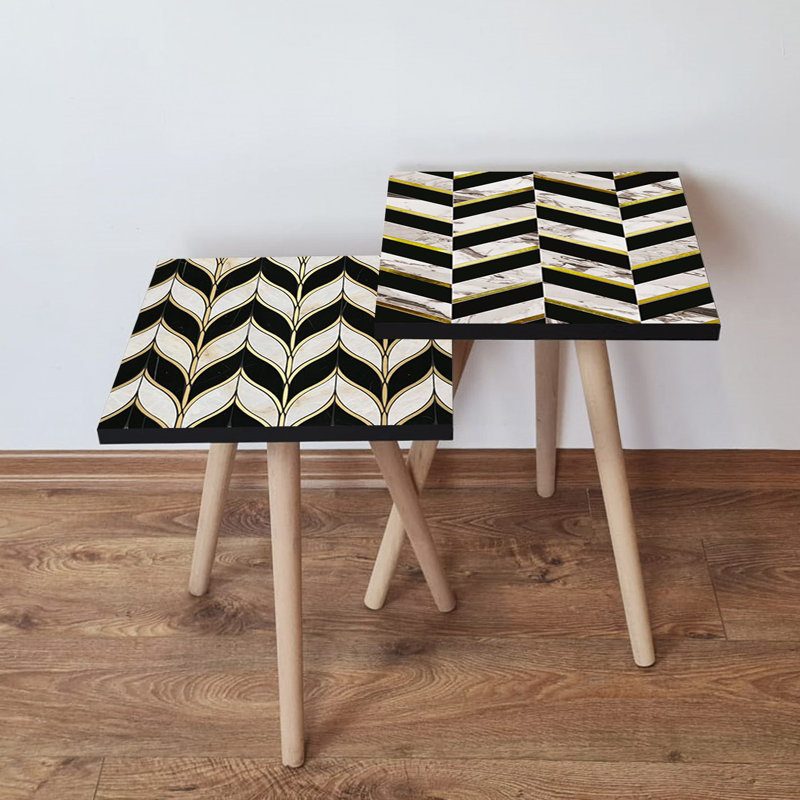 Ensemble de 2 tables gigognes modernes, noir, or et blanc | 100% panneau de fibres à densité moyenne avec pieds en bois de hêtre | Plus grande table: 13,8 x 18,5 x 13,8 pouces, plus petite table: 13,8 x 16,5 x 13,8 pouces | Conception géométrique élégante pour le salon et le bureau