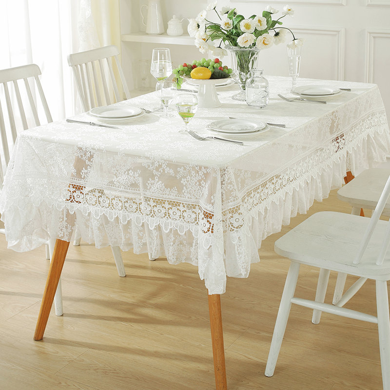 Nappe en dentelle avec bordure à volants, L 165 po x l 71 po