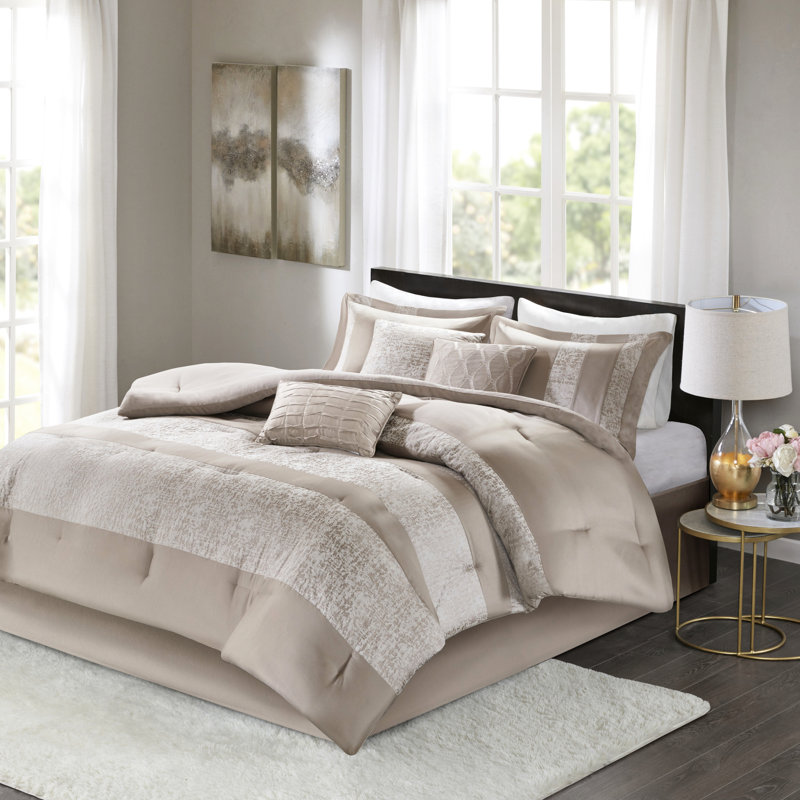 Édredon très grand en chenille taupe - 7 pièces avec options décoratives texturées lavables à la machine et à nettoyer les taches