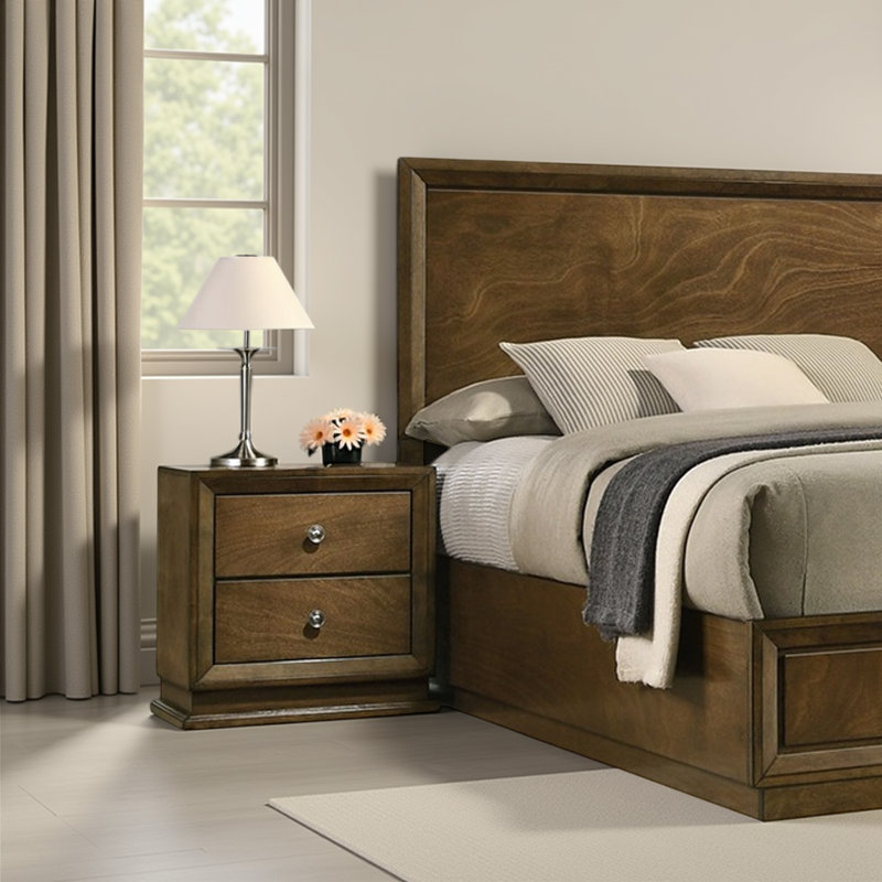 Table de chevet transitionnelle en noyer - 2 tiroirs en bois d'hévéa avec boutons bronze?