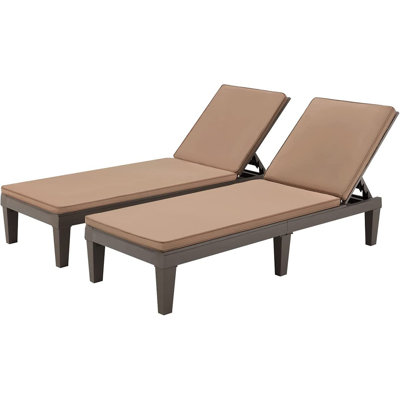 Chaise longue d'extérieur avec coussins   