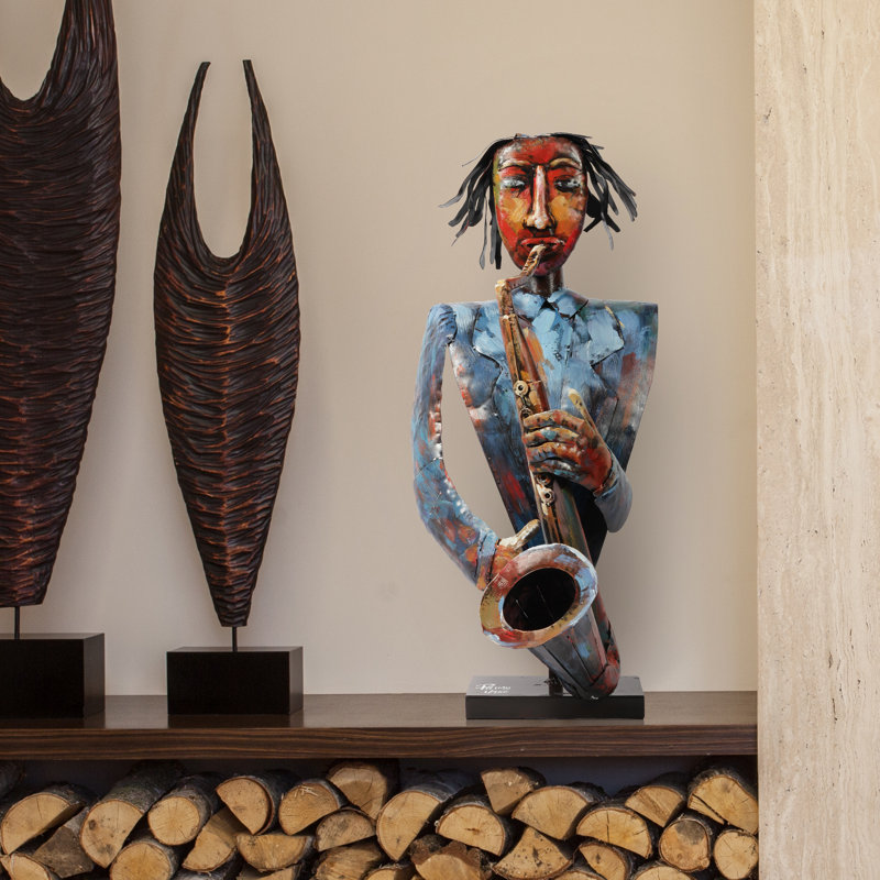 Figurines & Sculptures