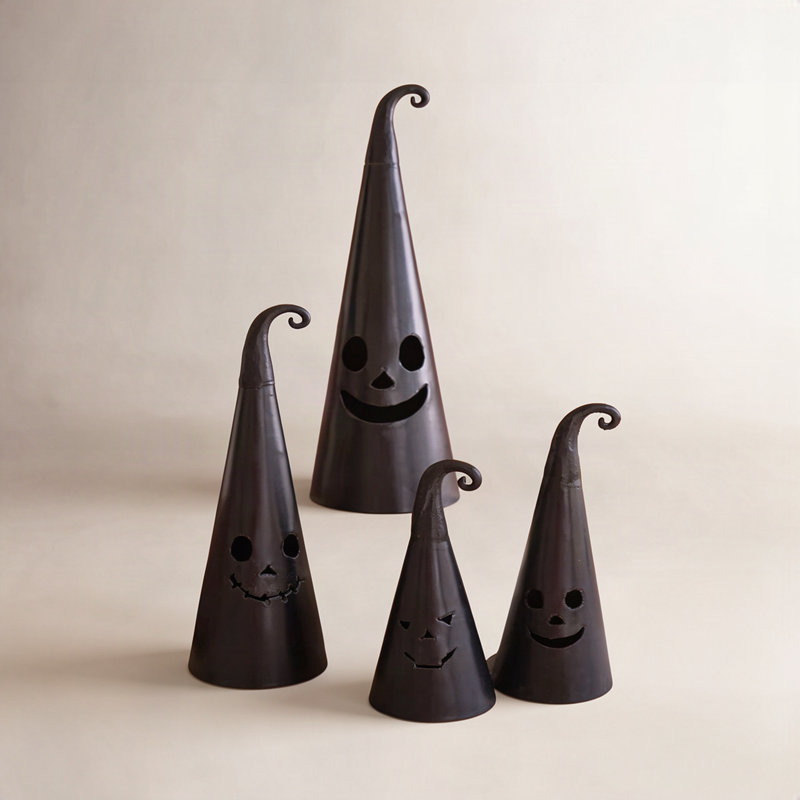 ENSEMBLE DE QUATRE HALLOWEEN