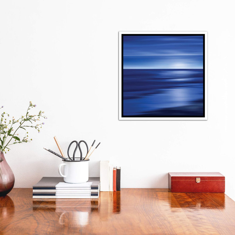«Midnight Blue» par Carly Anderson - reproduction d'art, H 18 po x l 18 po x 1,5 po, Toile blanche encadrée