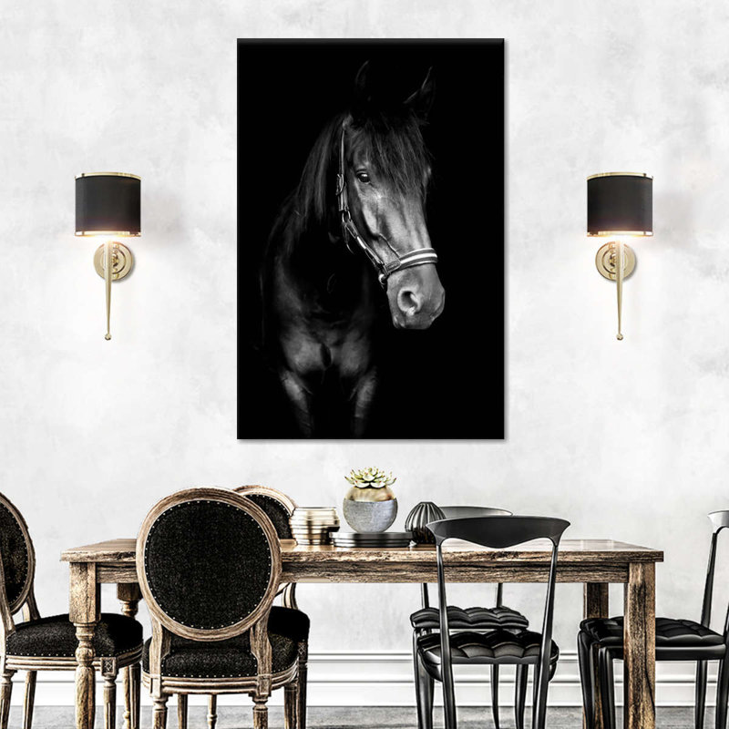 Cheval noir dans le noir sur toile, H 48 po x l 32 po x P 1,25 po