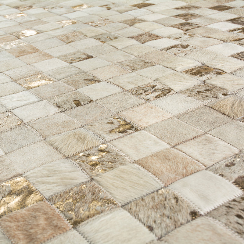 Tapis géométrique en cuir fabriqué à la main Hera, Ivoire / or, Rectangle 9 pi x 12 pi