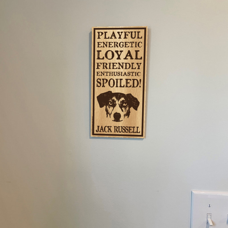 Plaque verticale en bois gâté Jack Russell