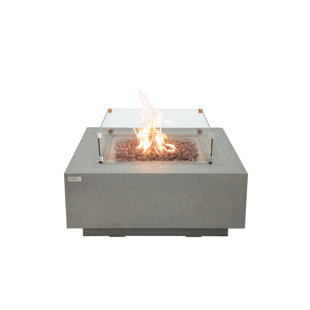 Table de foyer au gaz naturel Brooklyn de 40 po en travertin avec couvercle de brûleur et pare-vent