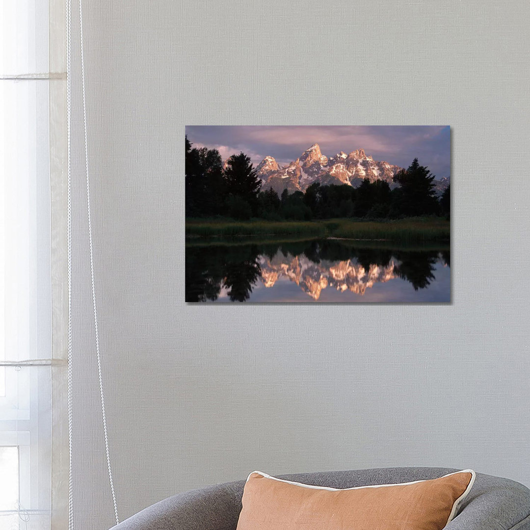 Grand TetonRange And Cloudy Sky At Schwabacher Landing Reflected InThe WaterGrand Teton NationalPark von Tim Fitzharris ...